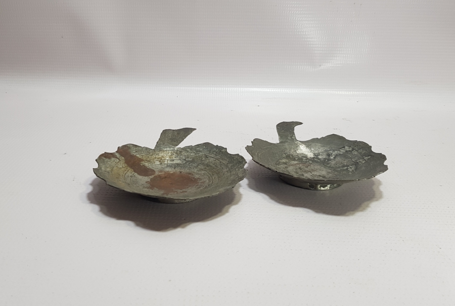 OSMANLI DÖNEMİ BAKIRDAN MAMUL KUŞ FORMLU BİR ÇİFT ÇEREZLİK