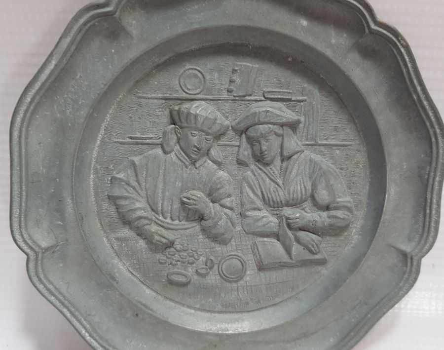 ANTİKA ZINN DUVAR TABAĞI