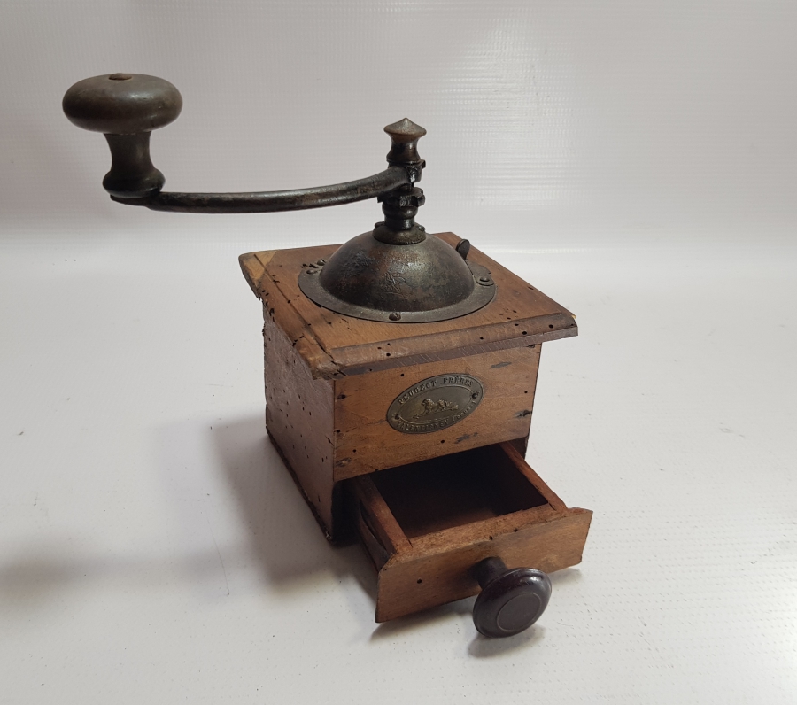 OSMANLI DÖNEMİ PEUGEOT MARKA KAHVE DEĞİRMENİ