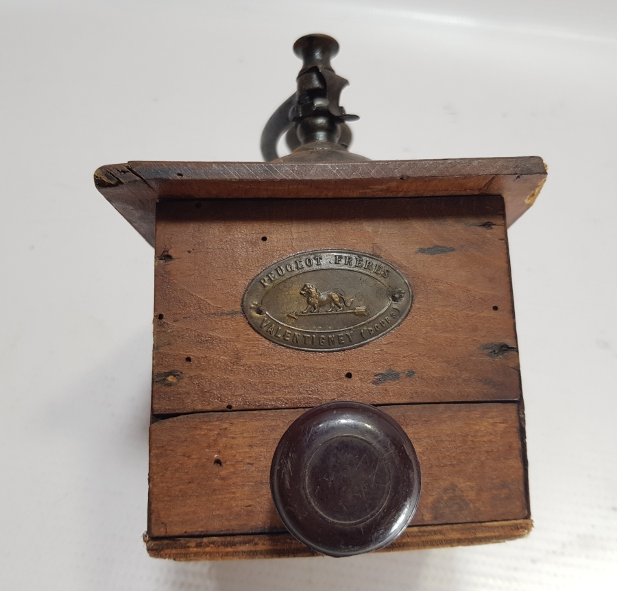 OSMANLI DÖNEMİ PEUGEOT MARKA KAHVE DEĞİRMENİ