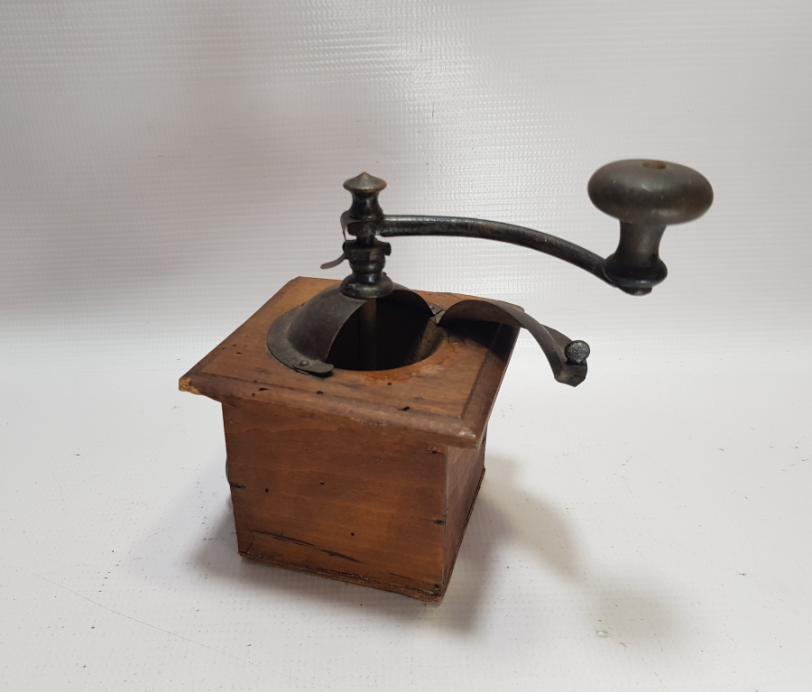 OSMANLI DÖNEMİ PEUGEOT MARKA KAHVE DEĞİRMENİ