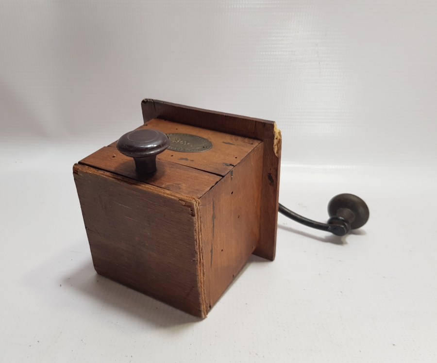 OSMANLI DÖNEMİ PEUGEOT MARKA KAHVE DEĞİRMENİ