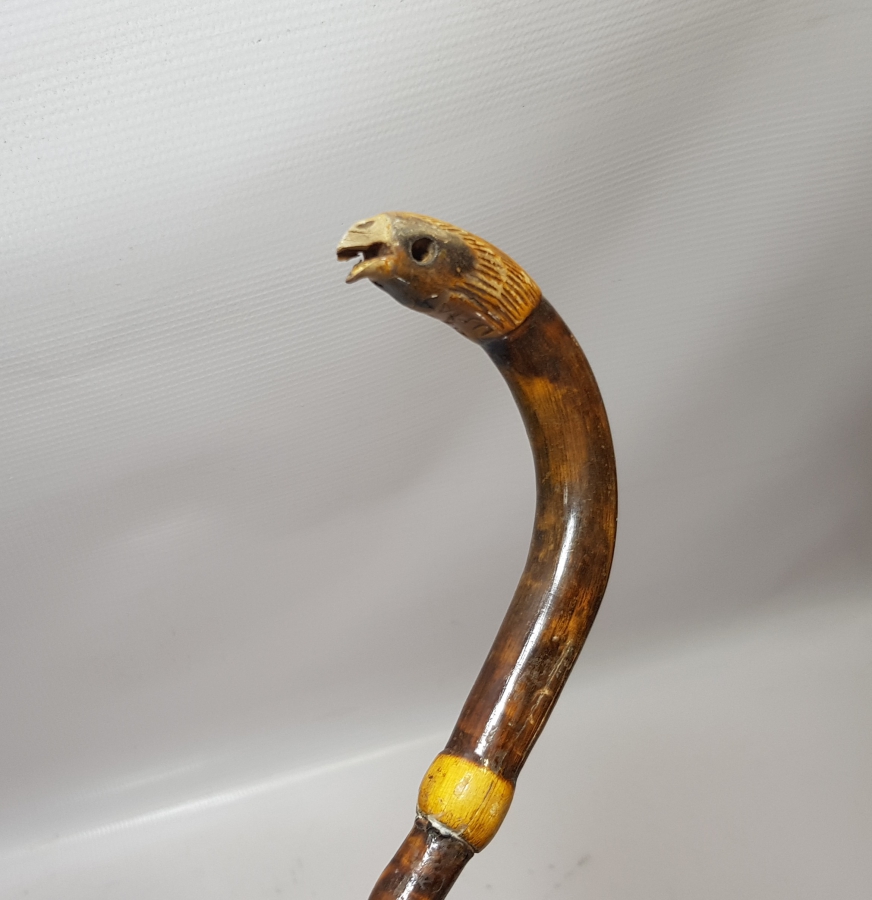 ANTİKA KARTAL BAŞLI AHŞAP BASTON