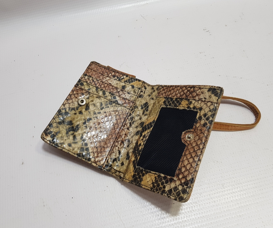 KENNETH COLE REACTION YILAN DERİSİ CÜZDAN