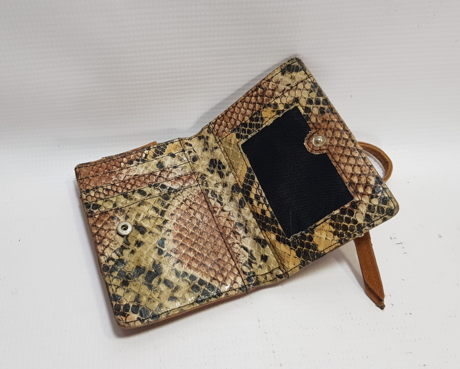 KENNETH COLE REACTION YILAN DERİSİ CÜZDAN