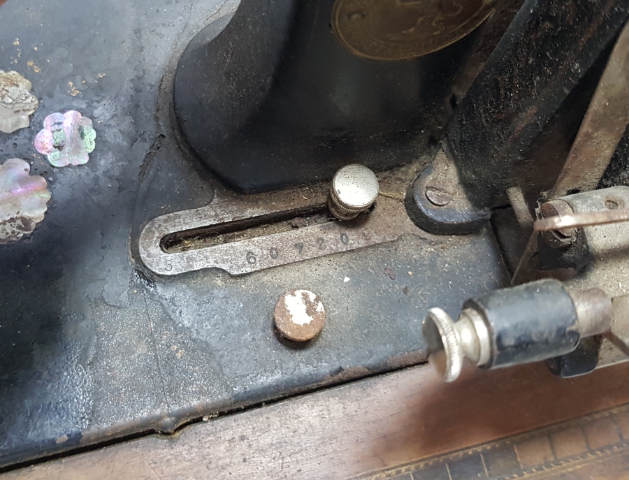 OSMANLI DÖNEMİ MERTZANOFF CONSTANTINOPLE DİKİŞ MAKİNESİ