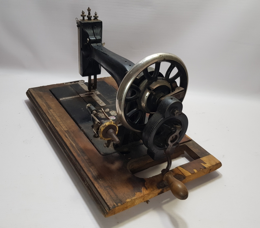 OSMANLI DÖNEMİ MERTZANOFF CONSTANTINOPLE DİKİŞ MAKİNESİ