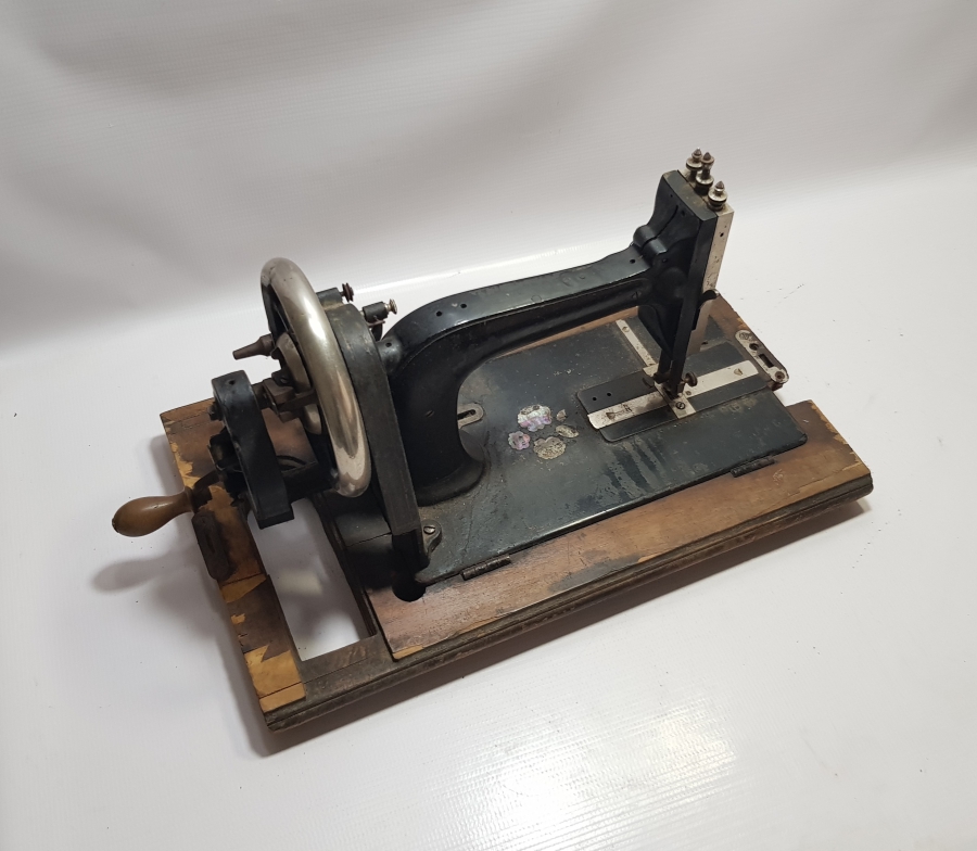 OSMANLI DÖNEMİ MERTZANOFF CONSTANTINOPLE DİKİŞ MAKİNESİ