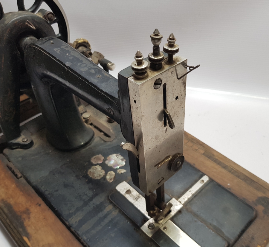 OSMANLI DÖNEMİ MERTZANOFF CONSTANTINOPLE DİKİŞ MAKİNESİ