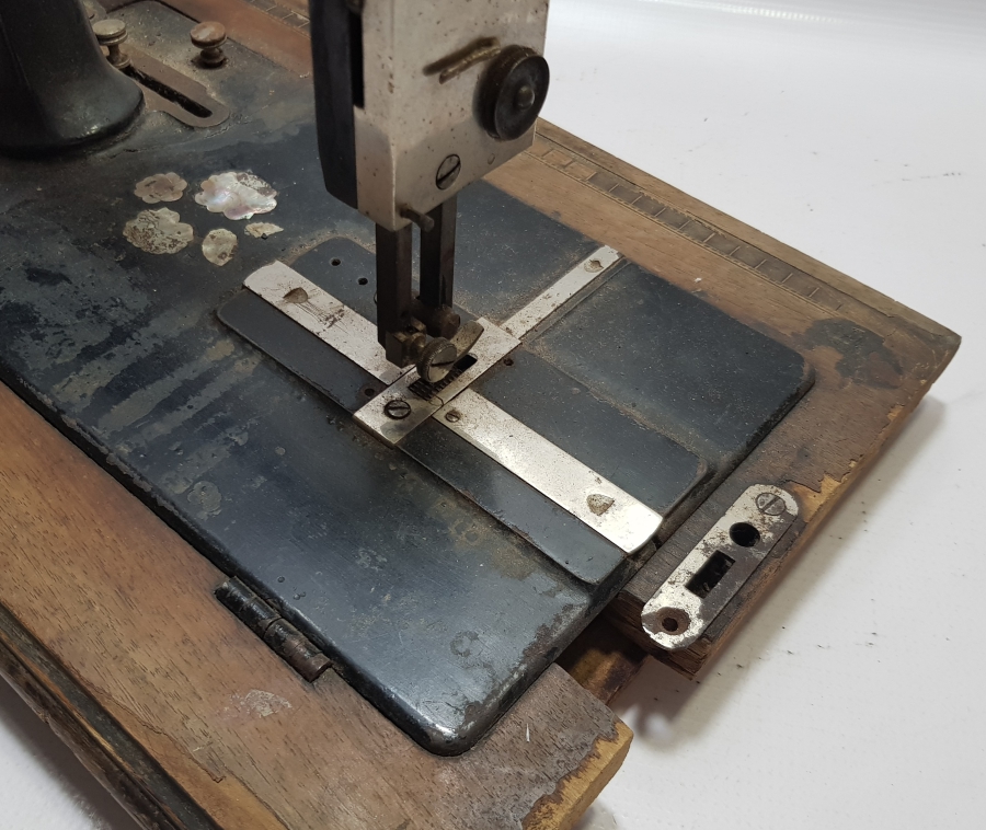 OSMANLI DÖNEMİ MERTZANOFF CONSTANTINOPLE DİKİŞ MAKİNESİ