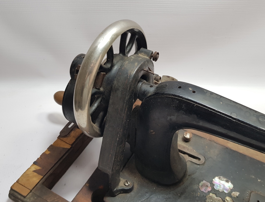 OSMANLI DÖNEMİ MERTZANOFF CONSTANTINOPLE DİKİŞ MAKİNESİ