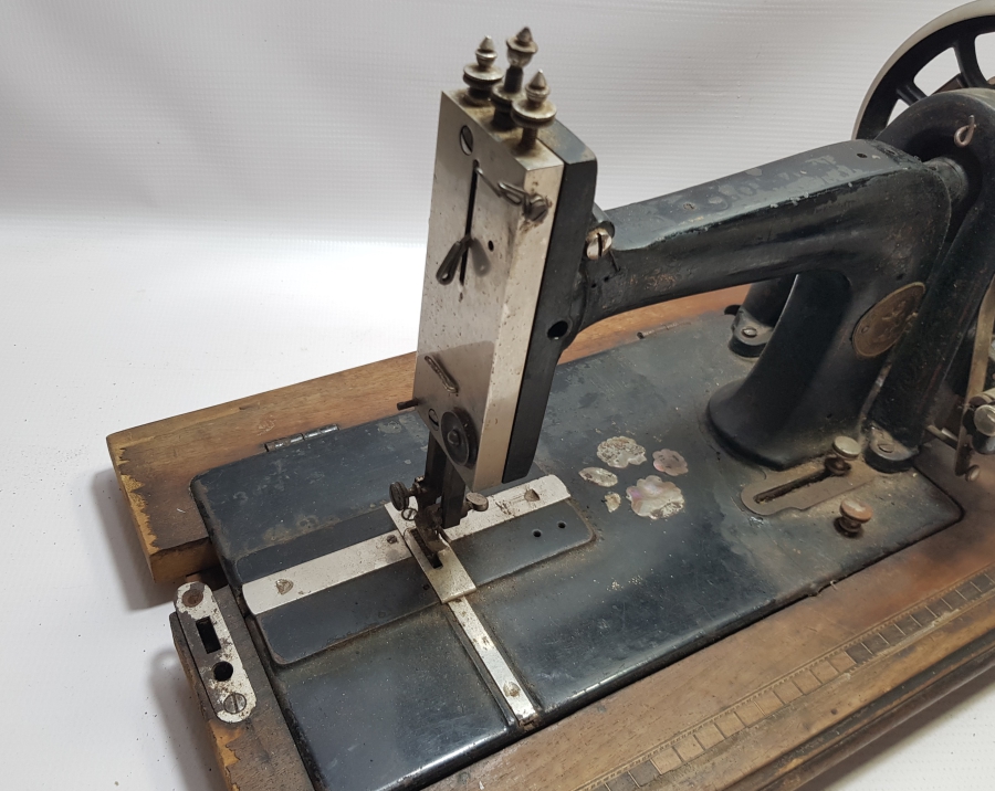 OSMANLI DÖNEMİ MERTZANOFF CONSTANTINOPLE DİKİŞ MAKİNESİ