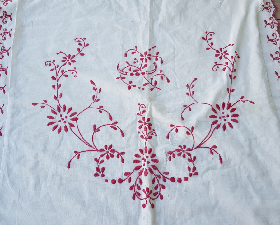 OSMANLICA İNİSİYALLİ SEHPA ÖRTÜSÜ