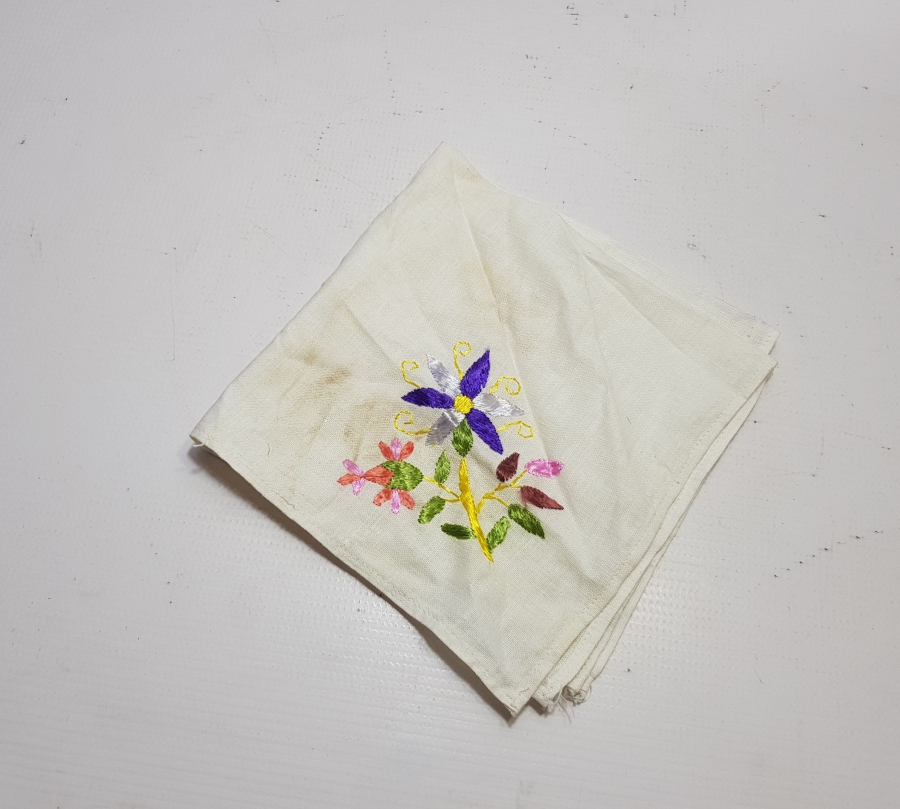 OSMANLI DÖNEMİ İPEK İŞLEMELİ SÖZ MENDİLİ