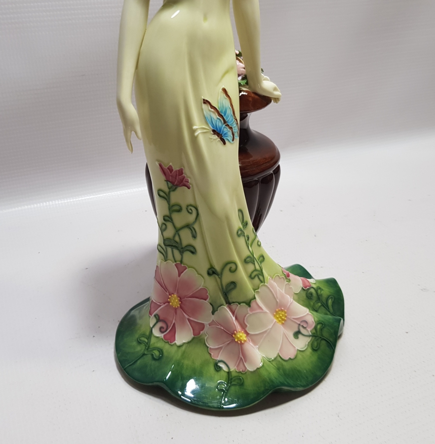 İTALYAN CAPODİMONTE PORSELEN KADIN BİBLOSU