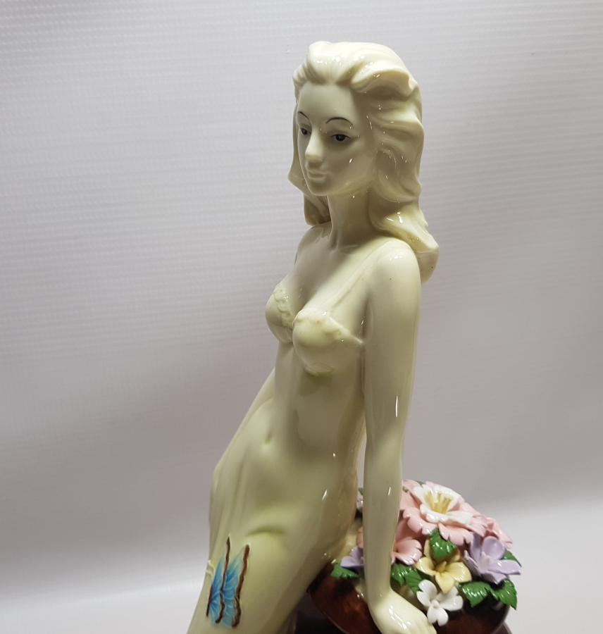 İTALYAN CAPODİMONTE PORSELEN KADIN BİBLOSU