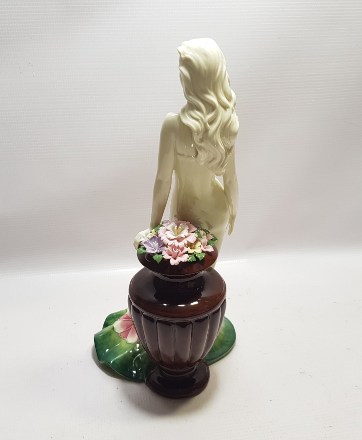 İTALYAN CAPODİMONTE PORSELEN KADIN BİBLOSU