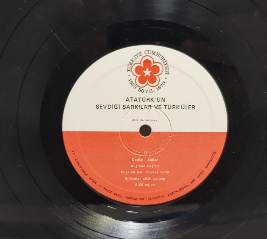 1973 ATATÜRK'ÜN SEVDİĞİ ŞARKILAR VE TÜRKÜLER LONGPLAY PLAK
