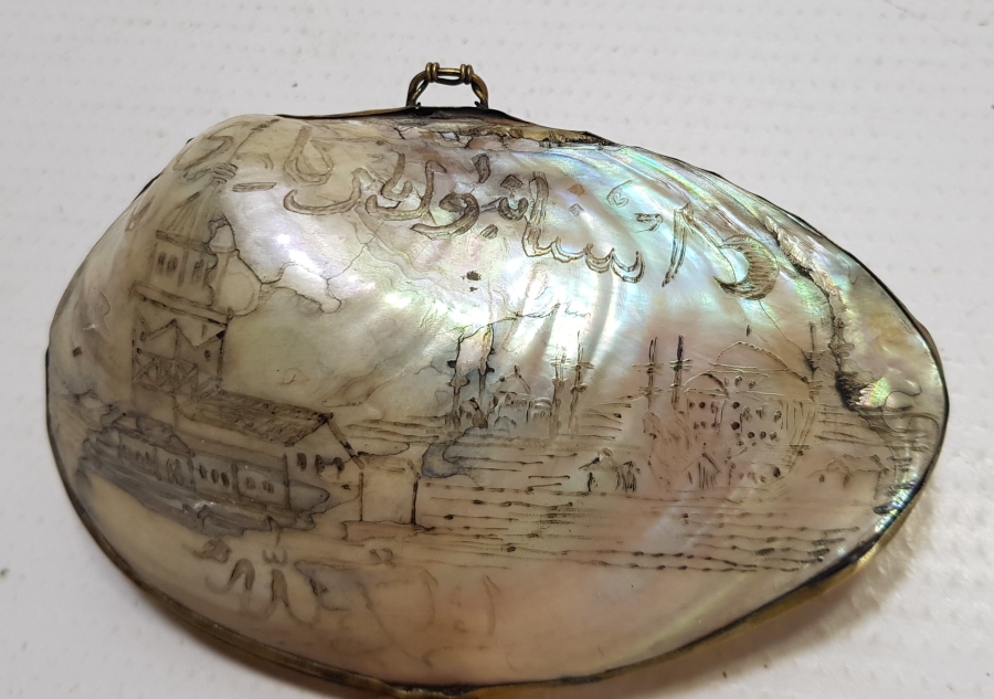 OSMANLI DÖNEMİ İSTANBUL RESİMLİ VE OSMANLICA YAZILI DENİZ KABUĞU MÜCEVHER KUTUSU