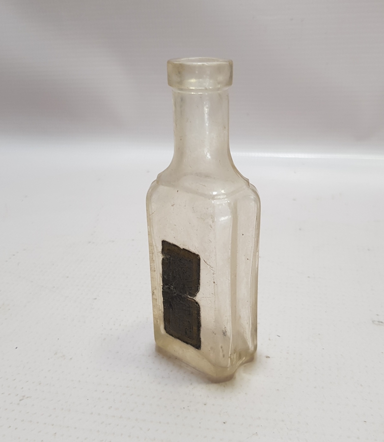 OSMANLI DÖNEMİ OSMANLICA ETİKETLİ İLAÇ ŞİŞESİ