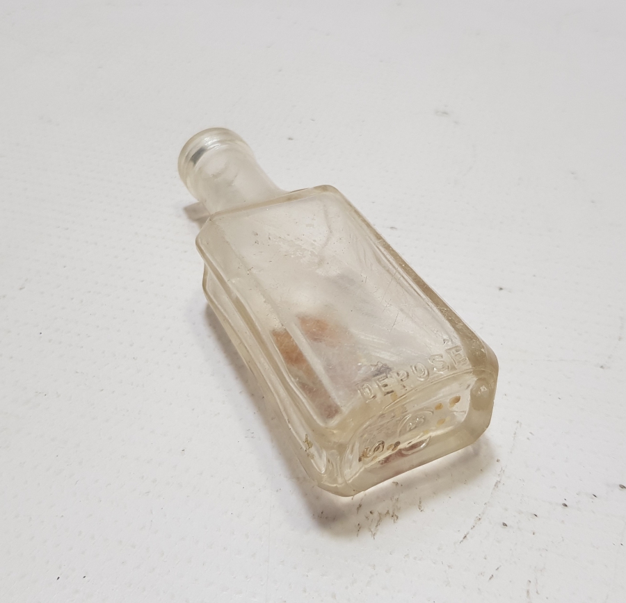 OSMANLI DÖNEMİ OSMANLICA ETİKETLİ İLAÇ ŞİŞESİ