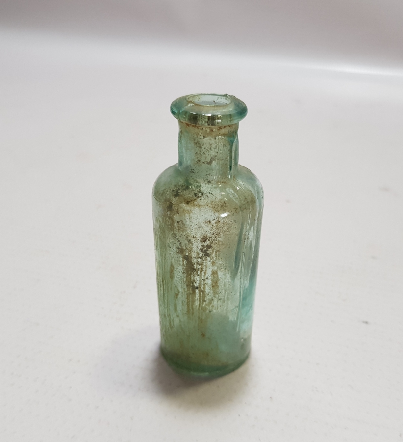 OSMANLICA YAZILI İLAÇ ŞİŞESİ