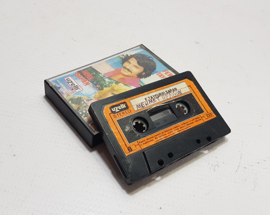 FERDİ TAYFUR & HURİ SAPAN ESKİ KASETİ