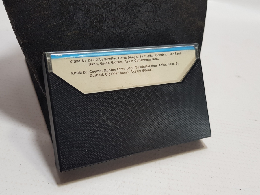 FERDİ TAYFUR & HURİ SAPAN ESKİ KASETİ