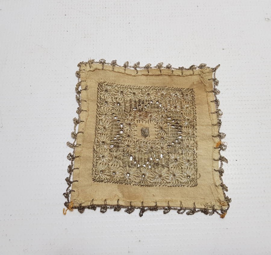 OSMANLI DÖNEMİ GÜMÜŞ SIRMA İŞÇİLİKLİ BARDAK ALTLIĞI