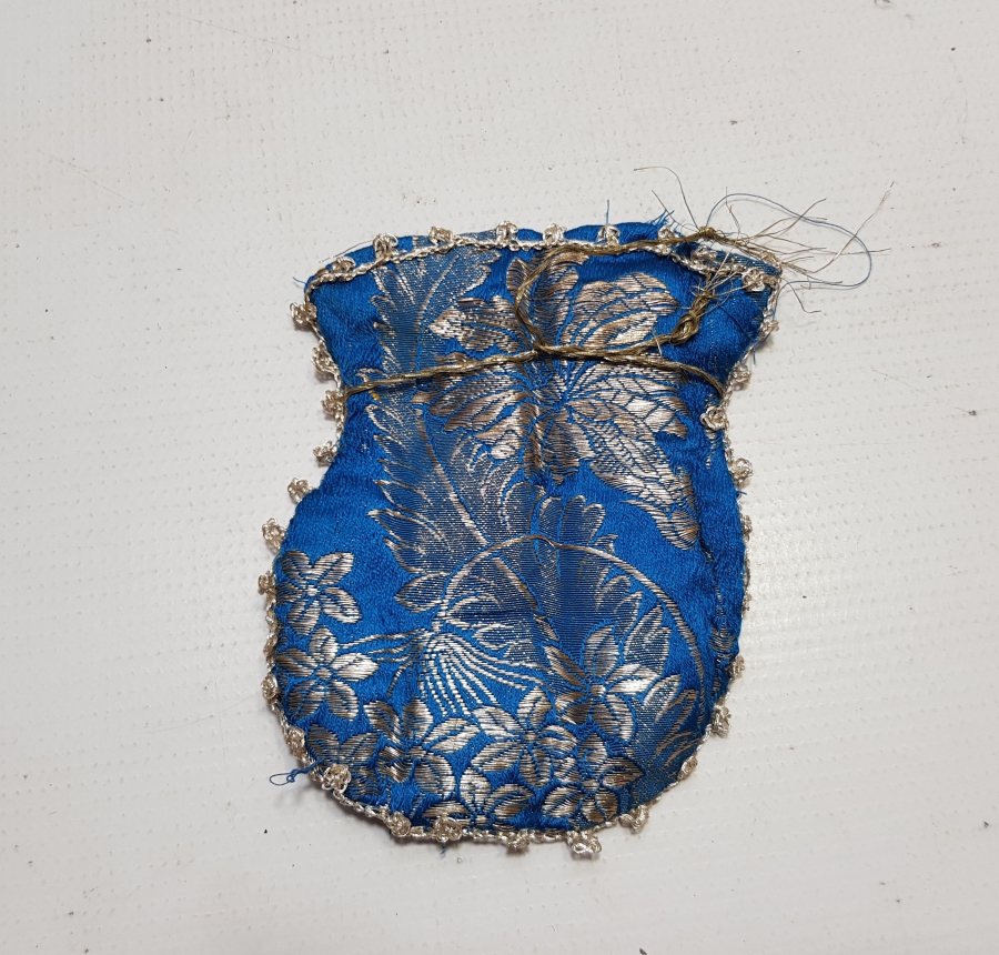 OSMANLI DÖNEMİ GÜMÜŞ SIRMA İŞLEMELİ ELMASİYE KESE