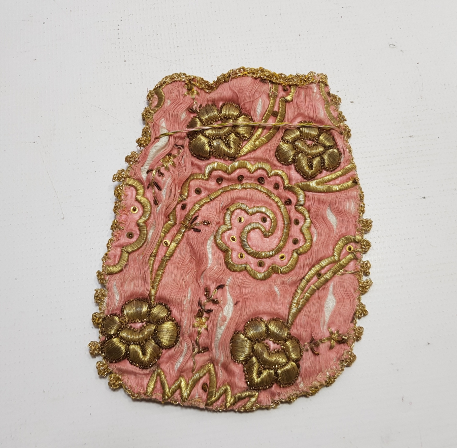 OSMANLI DÖNEMİ ALTIN SIRMA İŞÇİLİKLİ YATIK İŞ GELİN KESESİ