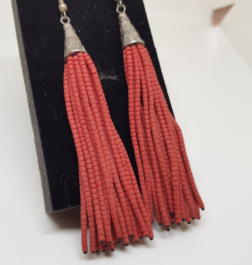 DOĞAL TAŞLARLA SÜSLÜ SARKIT MODEL KÜPE