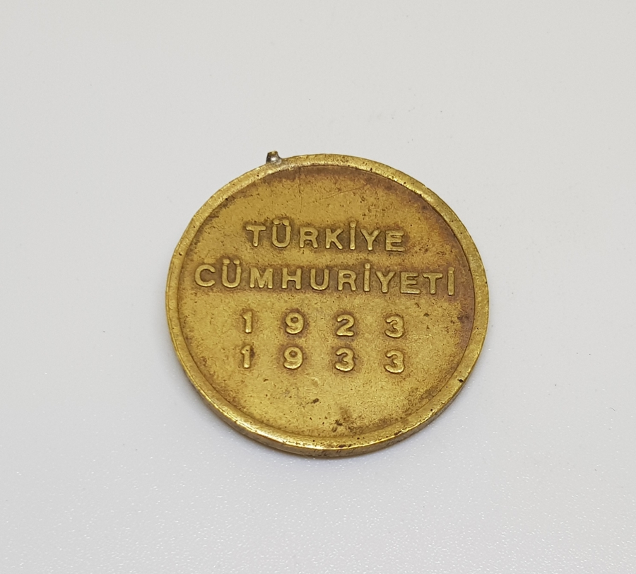 TÜRKİYE CUMHURİYETİNİN 10. YIL MADALYASI