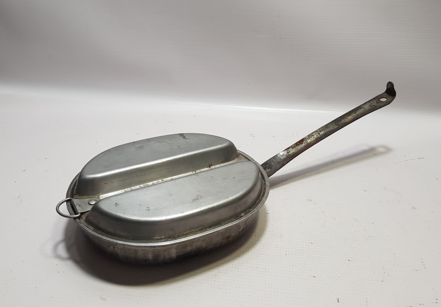 KORE SAVAŞI DÖNEMİ 1951 TARİHLİ ASKER KARAVANA TAVASI VE TABAĞI