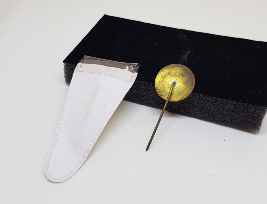 ORİJİNAL KABINDA ANTİKA CHP ROZETİ