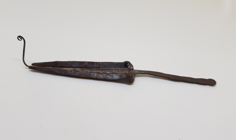 ŞAMAN KÜLTÜRÜ: ESKİ TÜRK MÜZİK ALETİ - GUBUZ - TEMİR KOMUZ