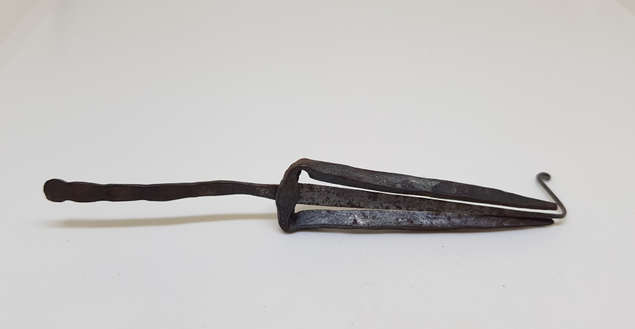 ŞAMAN KÜLTÜRÜ: ESKİ TÜRK MÜZİK ALETİ - GUBUZ - TEMİR KOMUZ