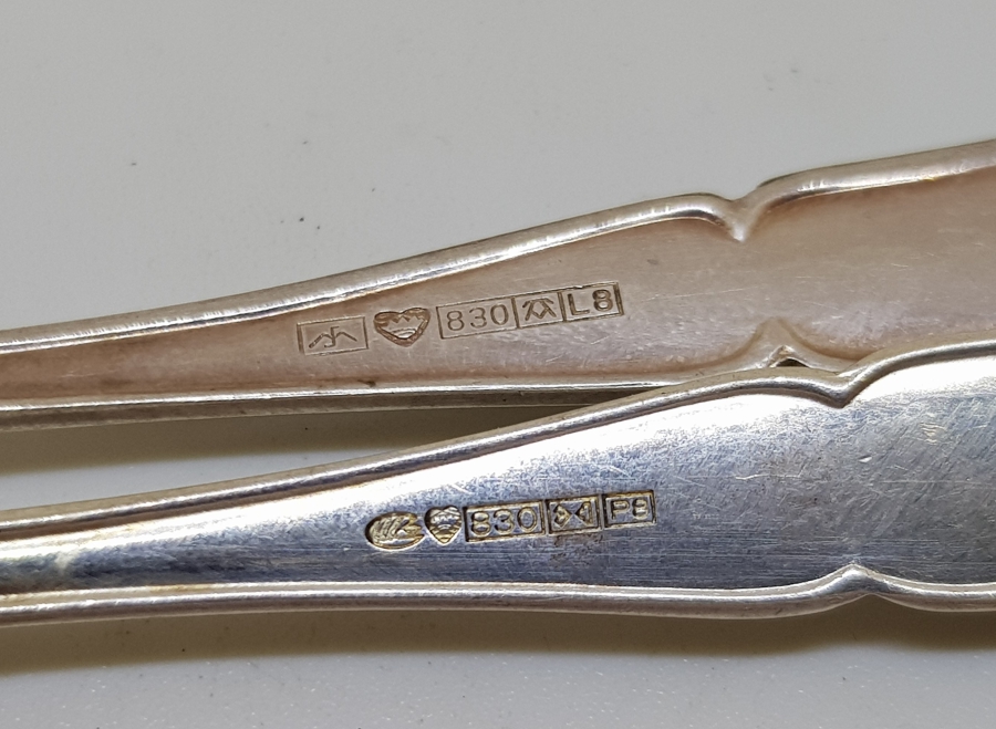 1892 TARİHLİ VE İNİSİYALLİ İKİ ADET GÜMÜŞ ÇAY KAŞIĞI