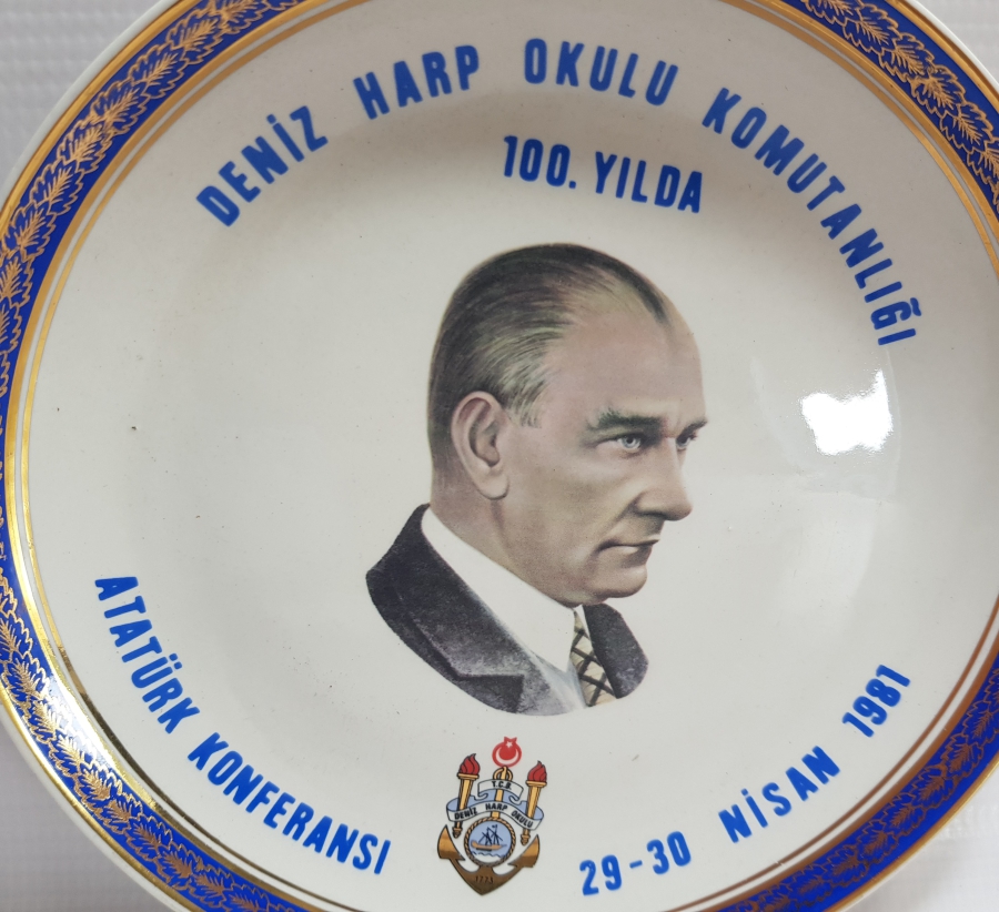 1981 DENİZ HARP OKULU KOMUTANLIĞI SERAMİK TABAK