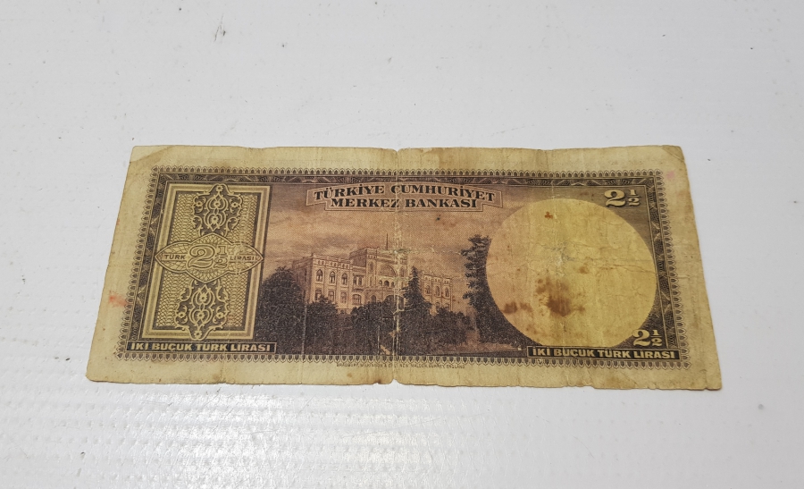 İSMET İNÖNÜ RESİMLİ 2,5 LİRA KAĞIT PARA