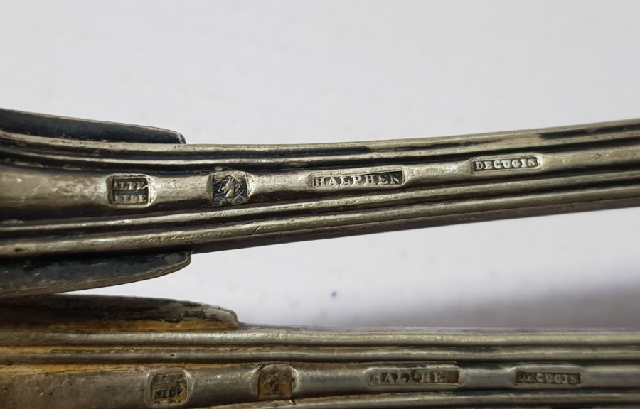 OSMANLI DÖNEMİ ÜNLÜ İSTANBUL TÜCCARI DECUGİS DAMGALI BİR ÇİFT KAŞIK