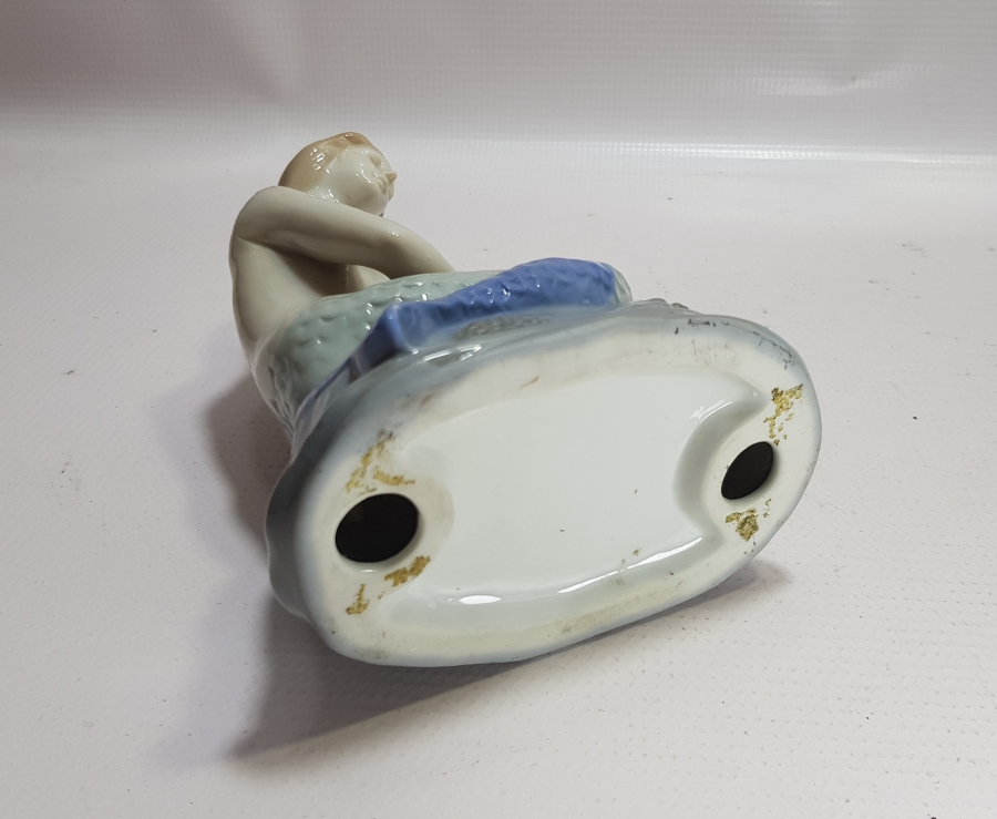 ANTİKA DENİZKIZI FORMLU PORSELEN BİBLO