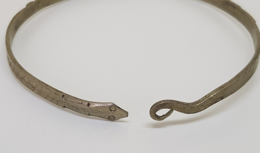 ÜZERİ KALEM İŞÇİLİKLİ OSMANLI DÖNEMİ YILAN FORMLU RUM İŞİ PAZUBEND