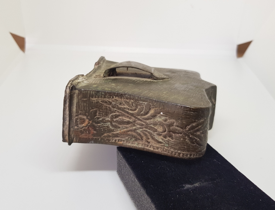 ÜZERİ CAMİ VE AY YILDIZ MOTİFLİ BÜYÜK BOY OSMANLI DÖNEMİ BRONZ ÇAPUTLUK