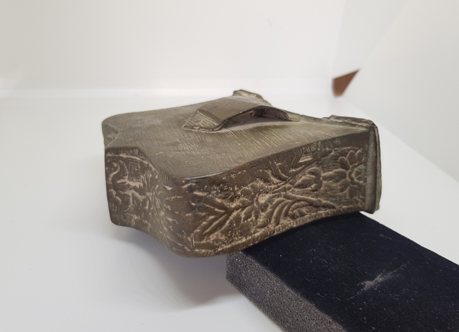 ÜZERİ CAMİ VE AY YILDIZ MOTİFLİ BÜYÜK BOY OSMANLI DÖNEMİ BRONZ ÇAPUTLUK