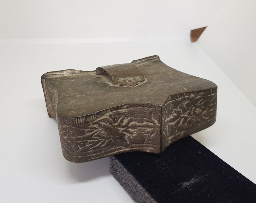 ÜZERİ CAMİ VE AY YILDIZ MOTİFLİ BÜYÜK BOY OSMANLI DÖNEMİ BRONZ ÇAPUTLUK