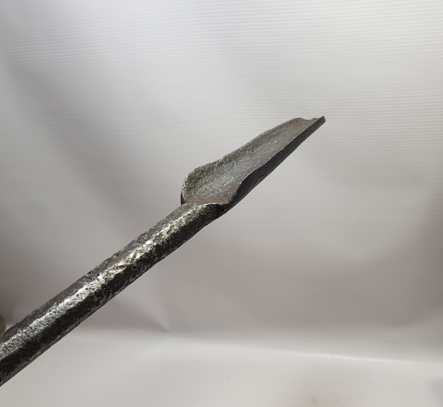 1800 BAŞLARI OSMANLI DÖNEMİ İŞLEMELİ DEMİR GEMİ YAPIM ALETİ - PRİMİTİF GEMİ PALANYASI