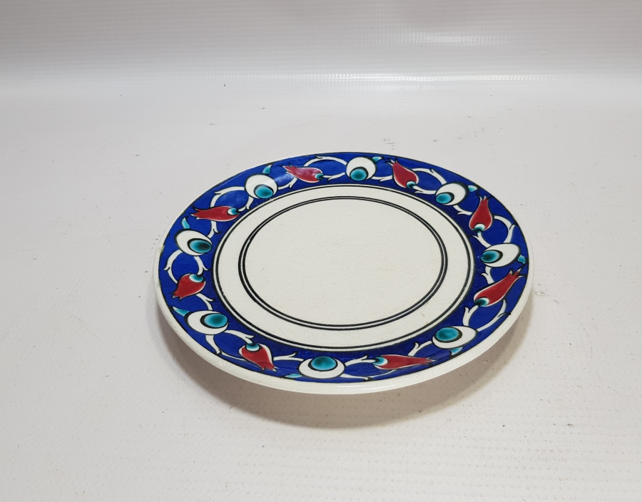 ÜZERİ LALE MOTİFLİ EL BOYAMA İZNİK TABAK