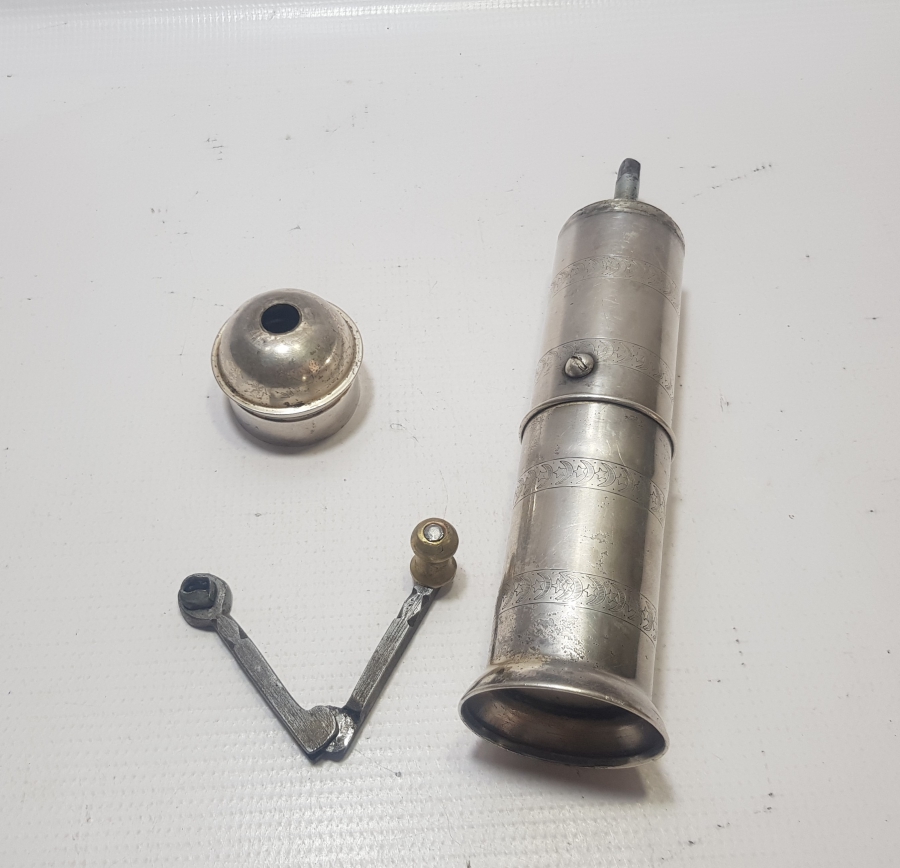 ÜZERİ AY YILDIZLI OSMANLI DÖNEMİ ÇOK NADİR GÜMÜŞ KAHVE DEĞİRMENİ