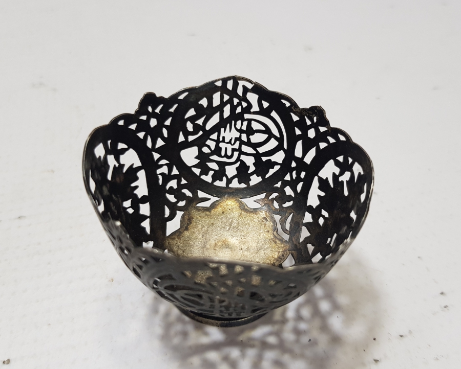 TESTERE VE KALEM İŞÇİLİKLİ OSMANLI DÖNEMİ GÜMÜŞ FİNCAN ZARFI